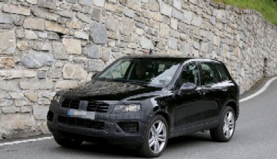 2015 Volkswagen Touareg facelift spied testing in the Alps